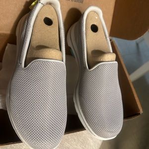 Skechers Womens Go Walk 5 Fitness Lifestyle Slip-On Sneakers Shoes. 8.5w. New